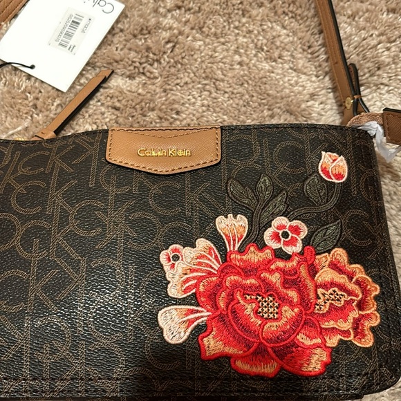 NWT Calvin Klein, shoulder bag, handbag purse, mother’s flowers roses, brown - Picture 3 of 15